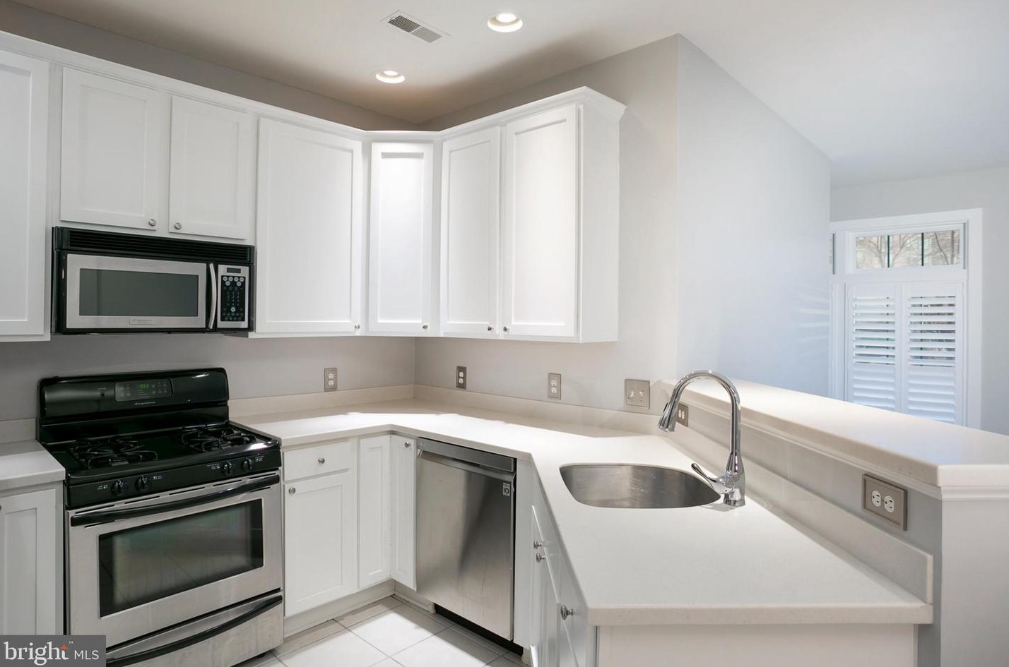 933 S Caroline St, Baltimore, MD 21205