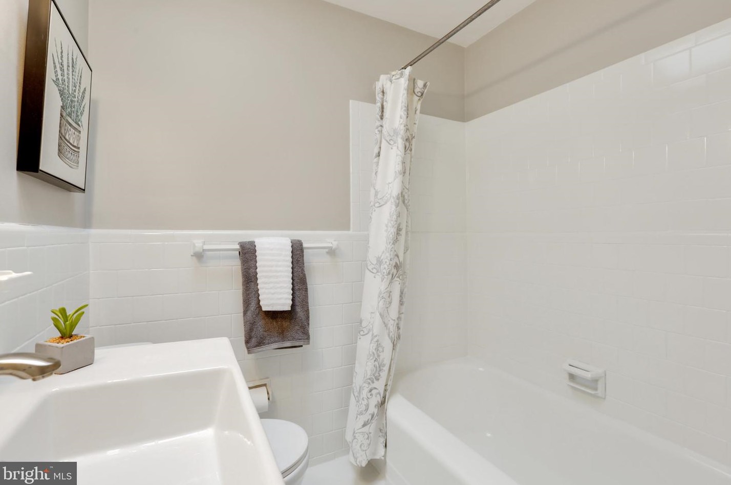 1327 Medfield Ave, Baltimore MD  21211-1526 exterior