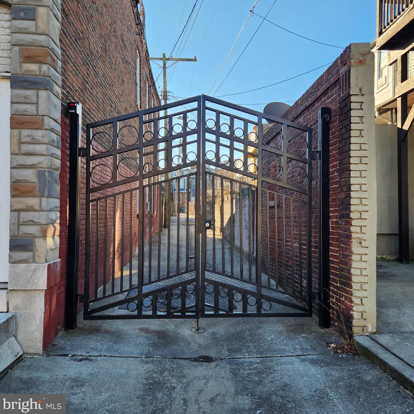 16 Glover St, Baltimore MD  21224-1139 exterior