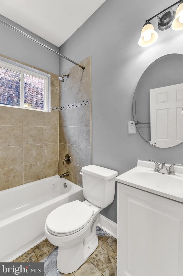 2805 Clifton Ave, Baltimore MD  21216-2827 exterior