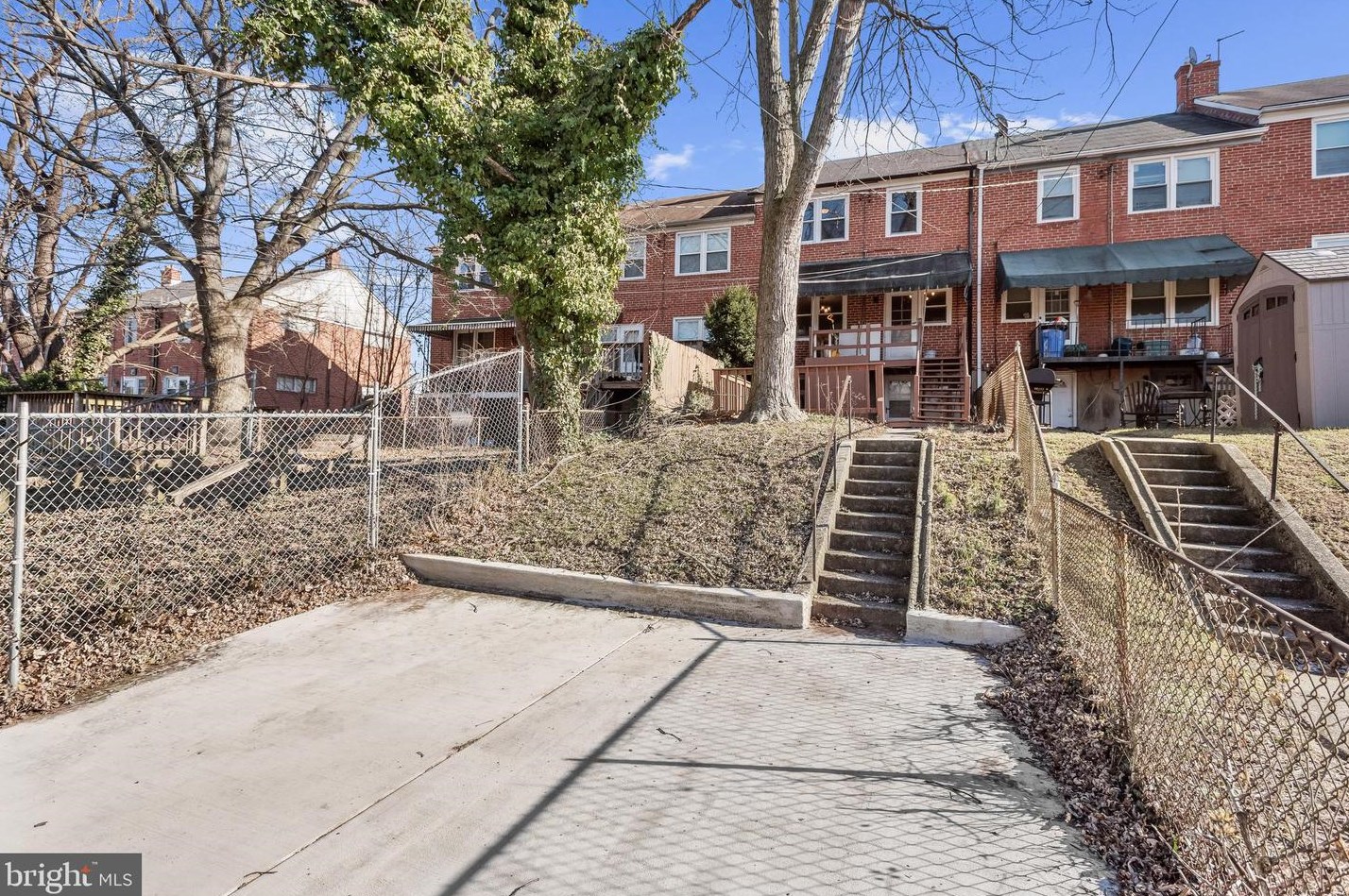 6220 Falkirk Rd, Baltimore MD 21239-1637 exterior