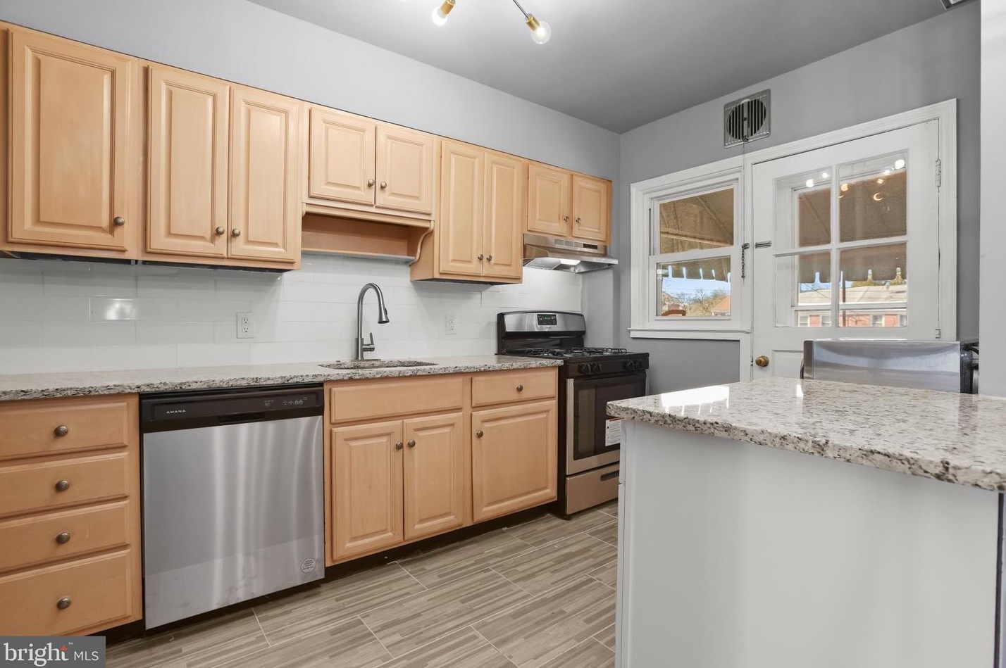 6220 Falkirk Rd, Baltimore MD 21239-1637 exterior