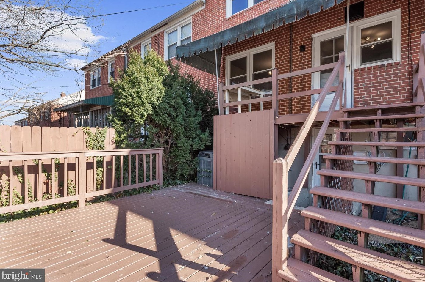 6220 Falkirk Rd, Baltimore MD 21239-1637 exterior