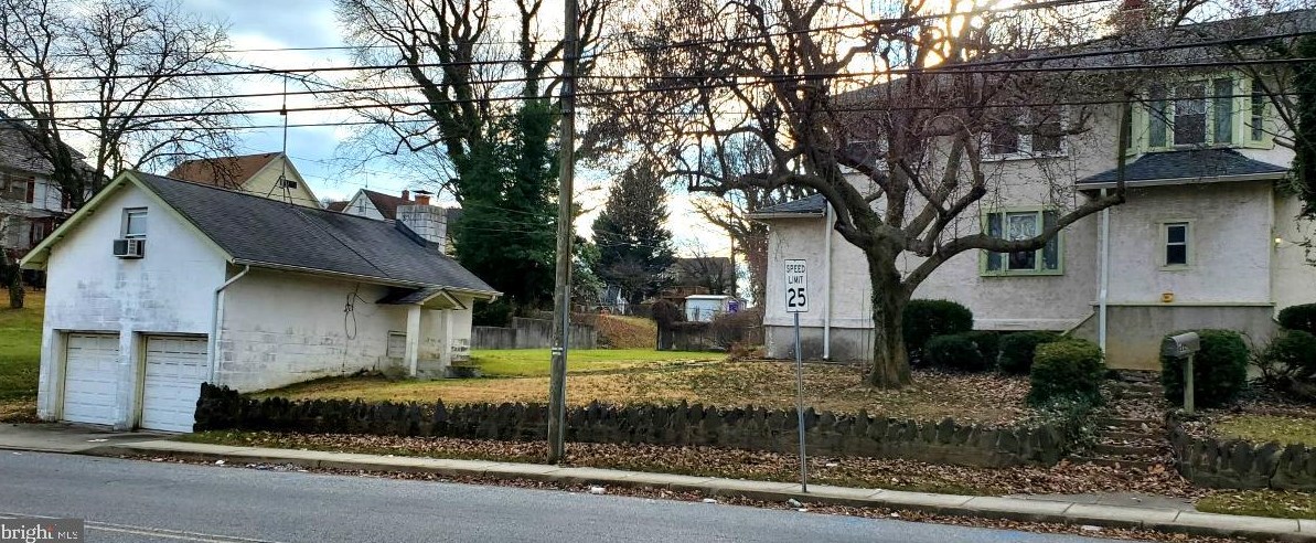 4401 Hamilton Ave, Baltimore MD  21206-3644 exterior