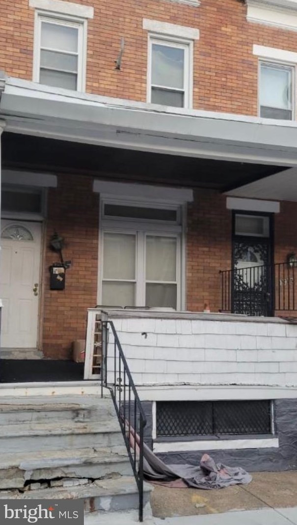 1915 Bentalou St, Baltimore, MD 21216-3206