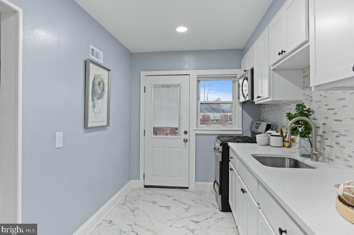 835 Stamford Rd, Baltimore MD  21229-1223 exterior