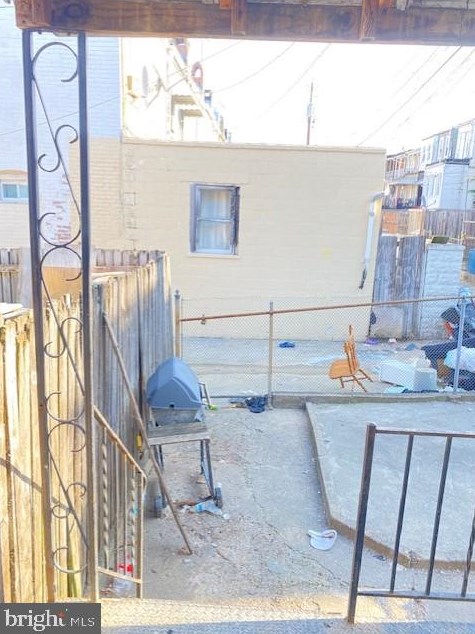 1 Highland Ave, Baltimore MD  21224-2347 exterior