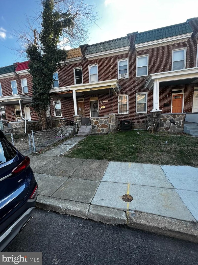 3211 Phelps Ln, Baltimore, MD 21229-3735