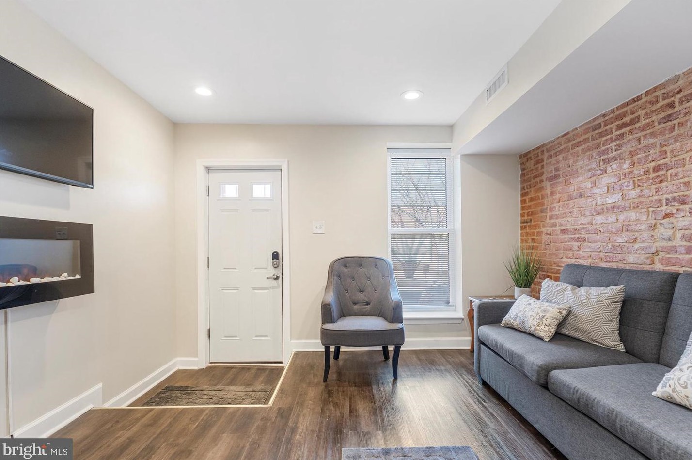 2335 Mcelderry St, Baltimore MD  21205-2442 exterior
