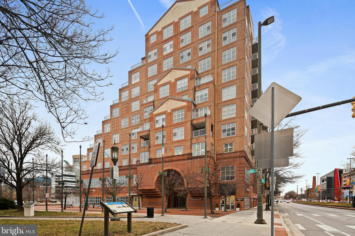 250 President St, Baltimore MD  21202-4436 exterior