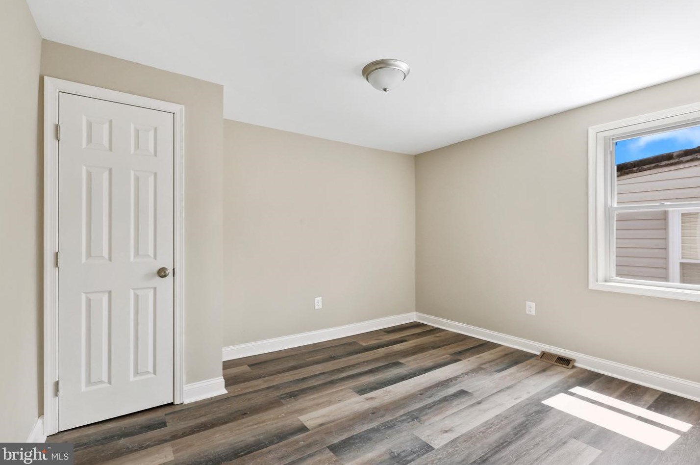 207 Loudon Ave, Baltimore MD  21229-3629 exterior