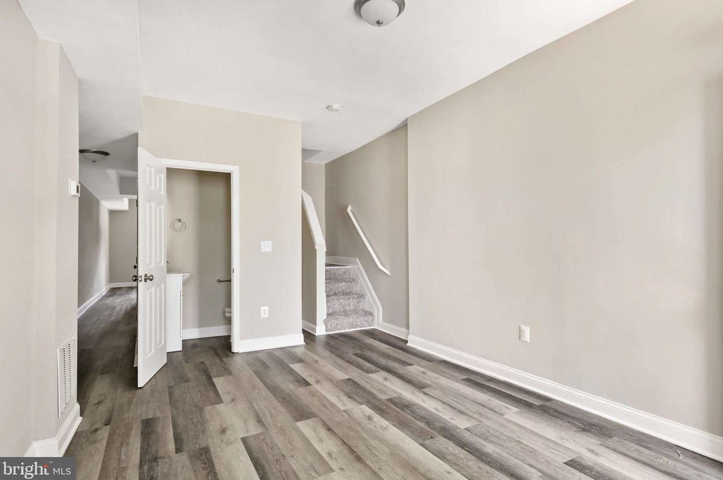 207 Loudon Ave, Baltimore MD  21229-3629 exterior