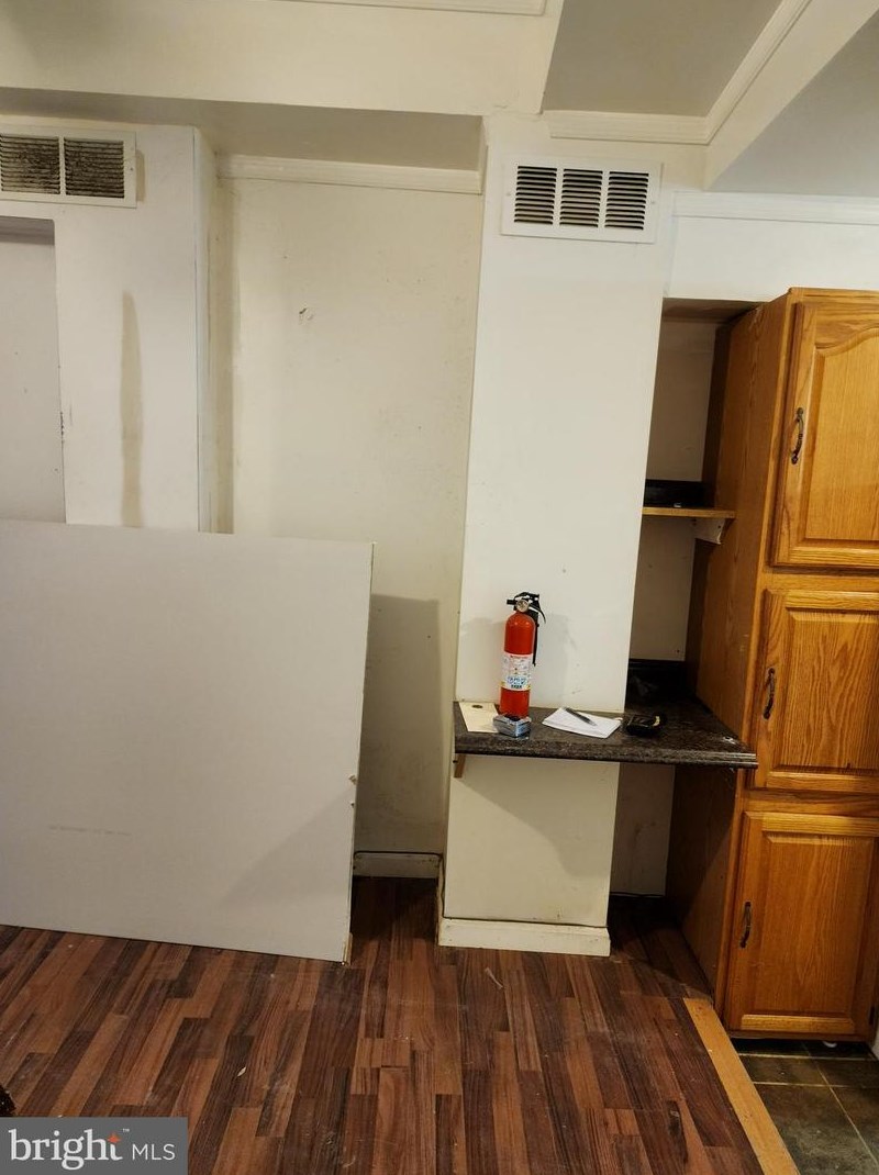 1927 Hollins St, Baltimore, MD 21223-2210