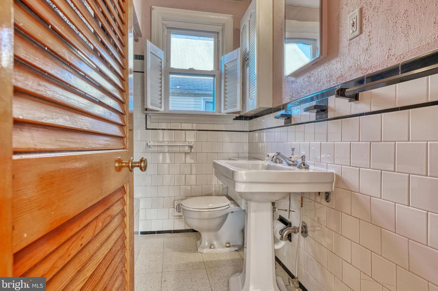 5401 Pembroke Ave, Baltimore MD  21207-6165 exterior