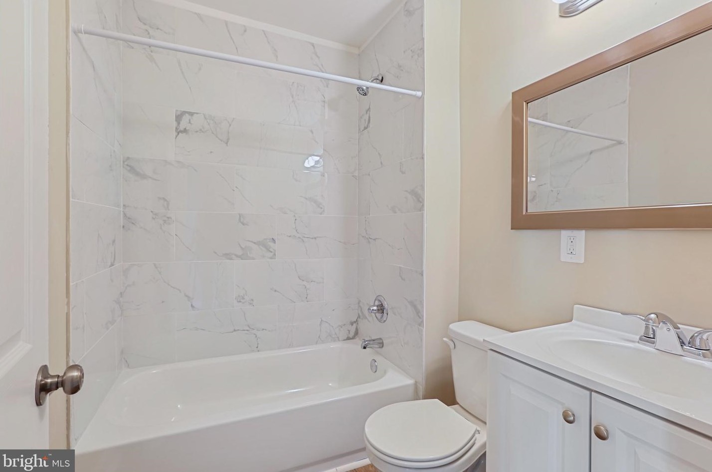 2617 E Hoffman, Baltimore, MD 21213