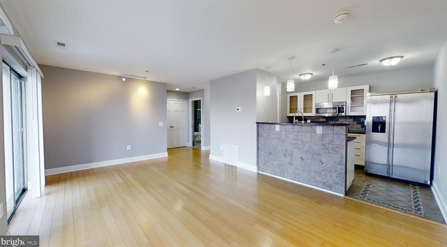 2702 Lighthouse Point E #518, Baltimore, MD 21224