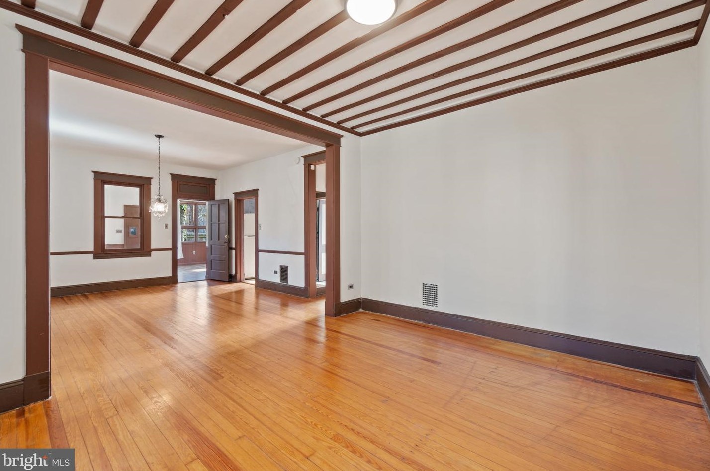 3102 Parkside Dr, Baltimore, MD 21214-3419