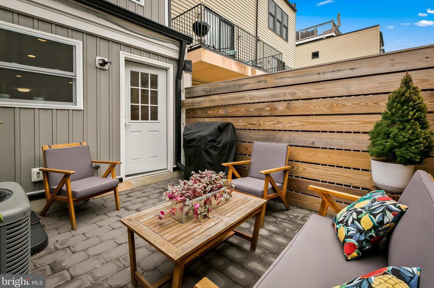 2305 Fairmount Ave, Baltimore MD  21224-1039 exterior