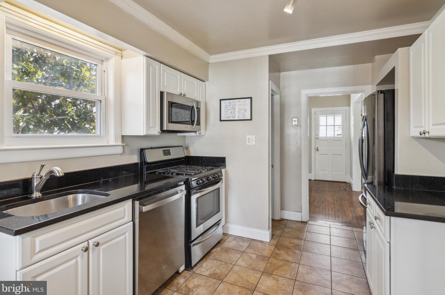 3330 Richmond Ave, Baltimore MD  21213-1145 exterior