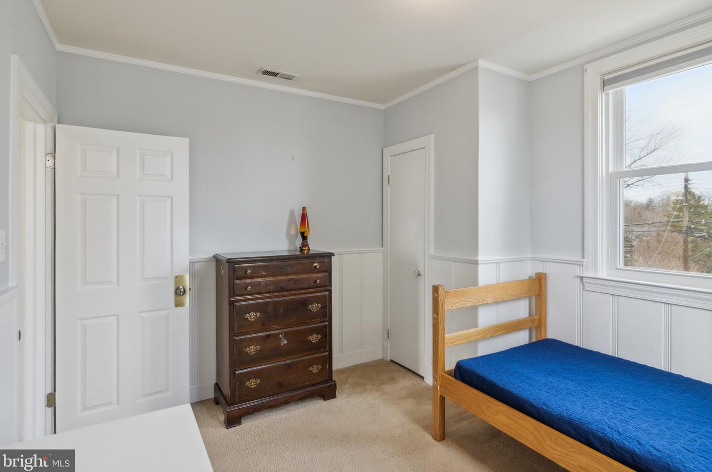 3330 Richmond Ave, Baltimore MD  21213-1145 exterior