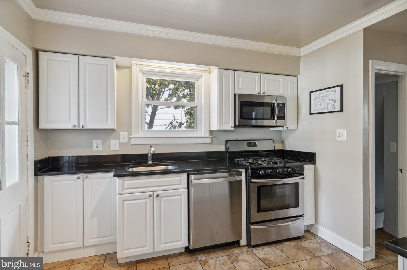 3330 Richmond Ave, Baltimore MD  21213-1145 exterior