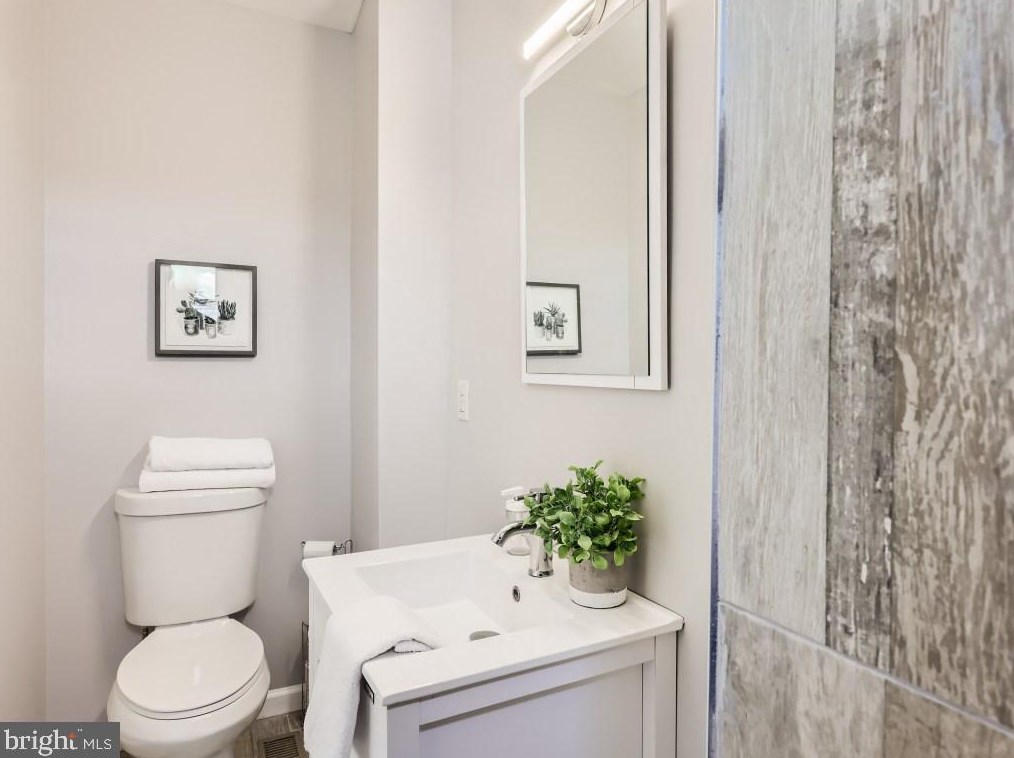 118 Luzerne Ave, Baltimore MD  21224-1147 exterior