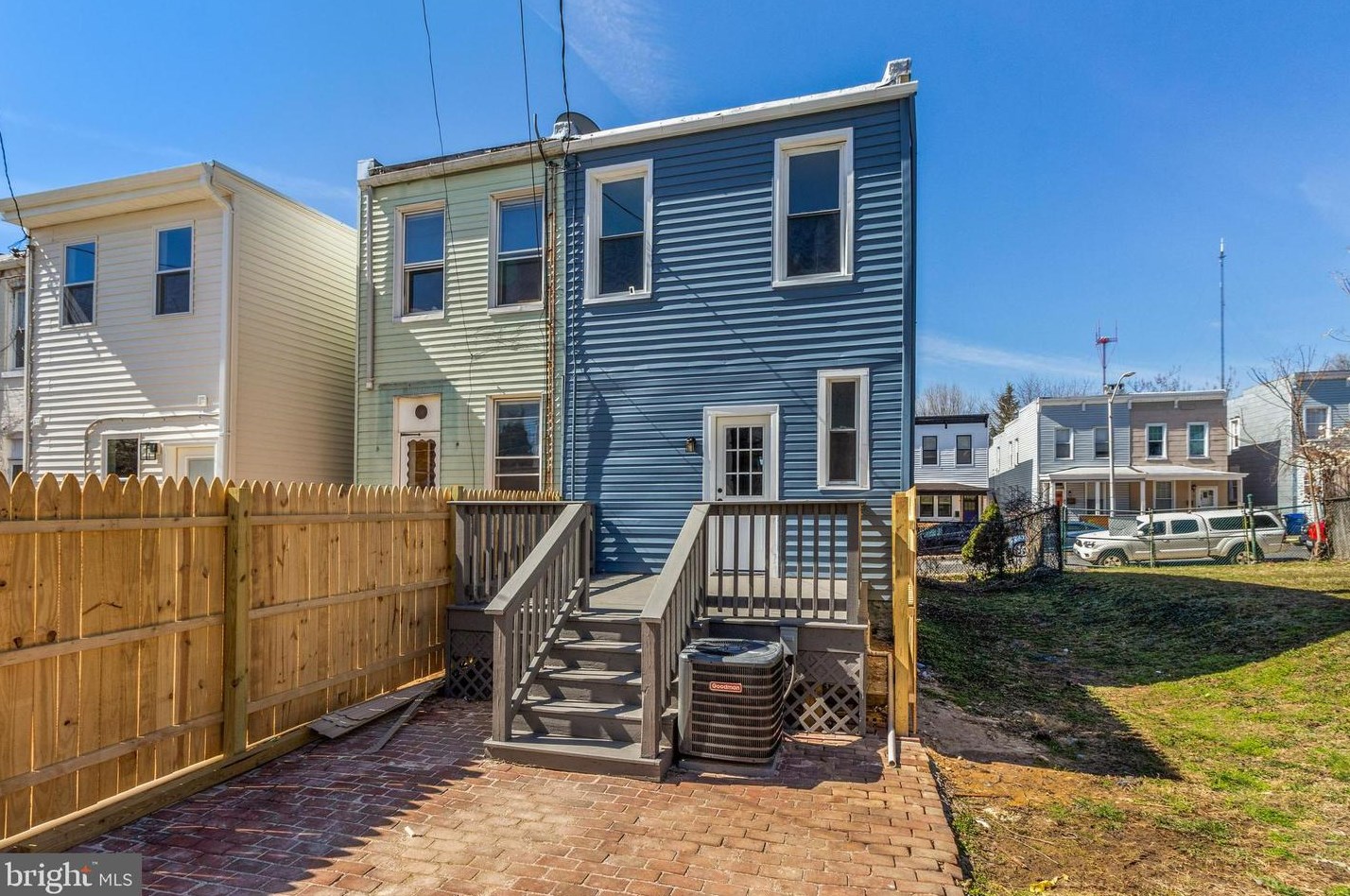 4015 Hickory Ave, Baltimore MD  21211-1742 exterior