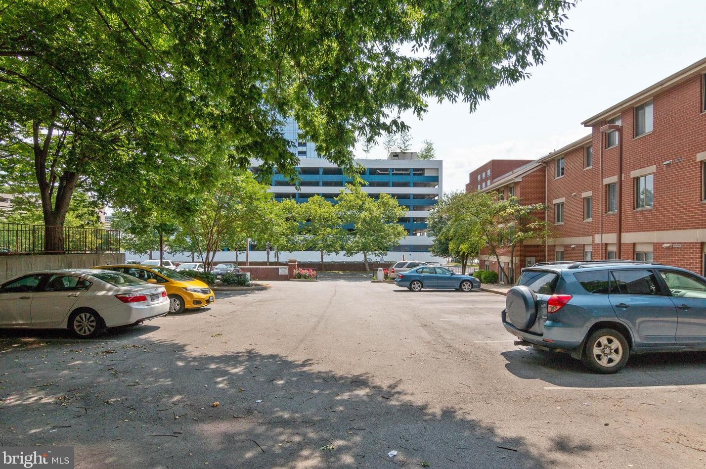 16 Andrew Pl, Baltimore MD  21201-2402 exterior