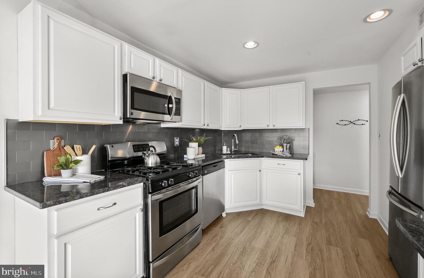 5 Cross Keys Rd, Baltimore MD  21210-1721 exterior