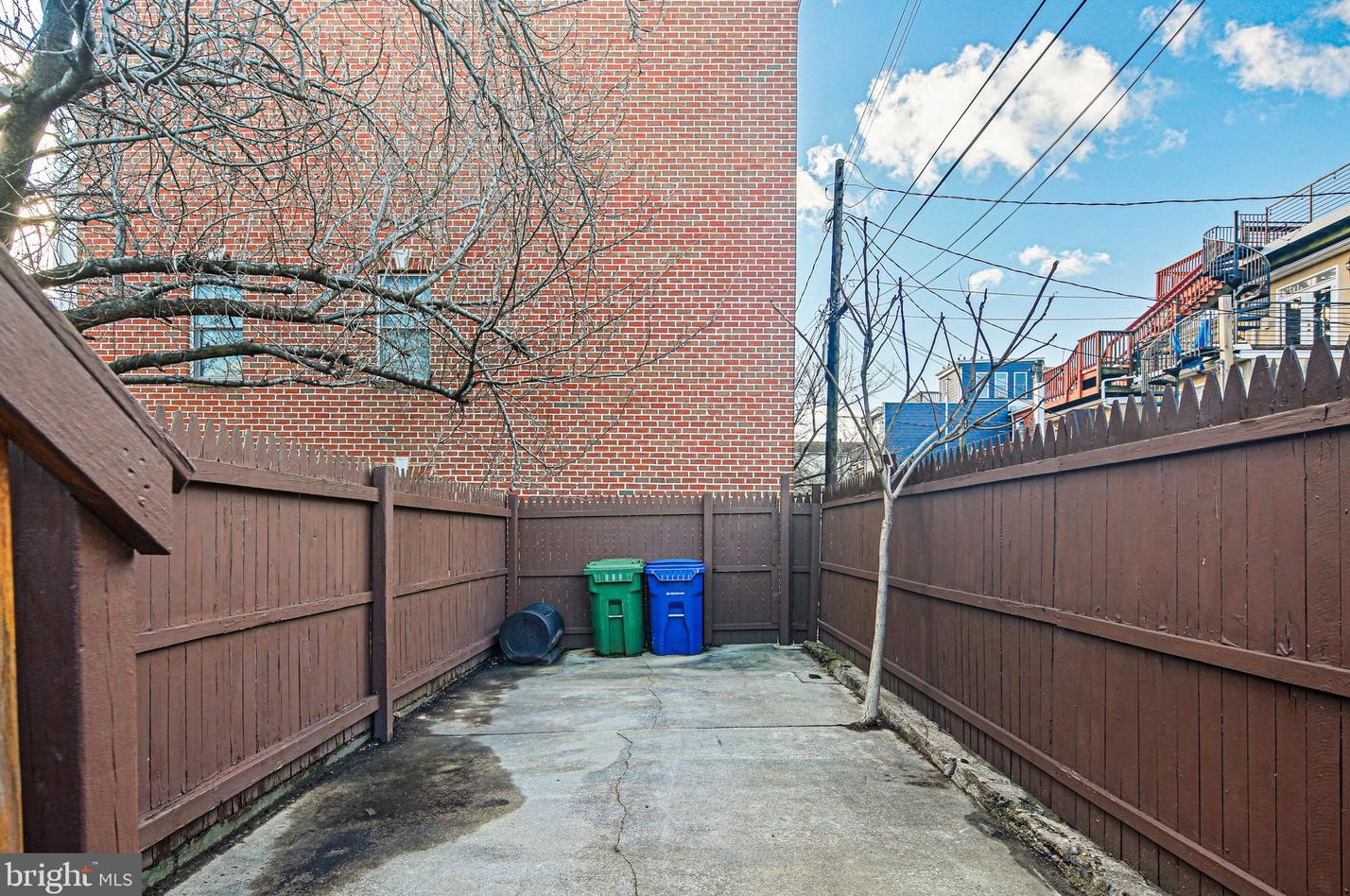 11 Heath St, Baltimore MD  21230-4815 exterior