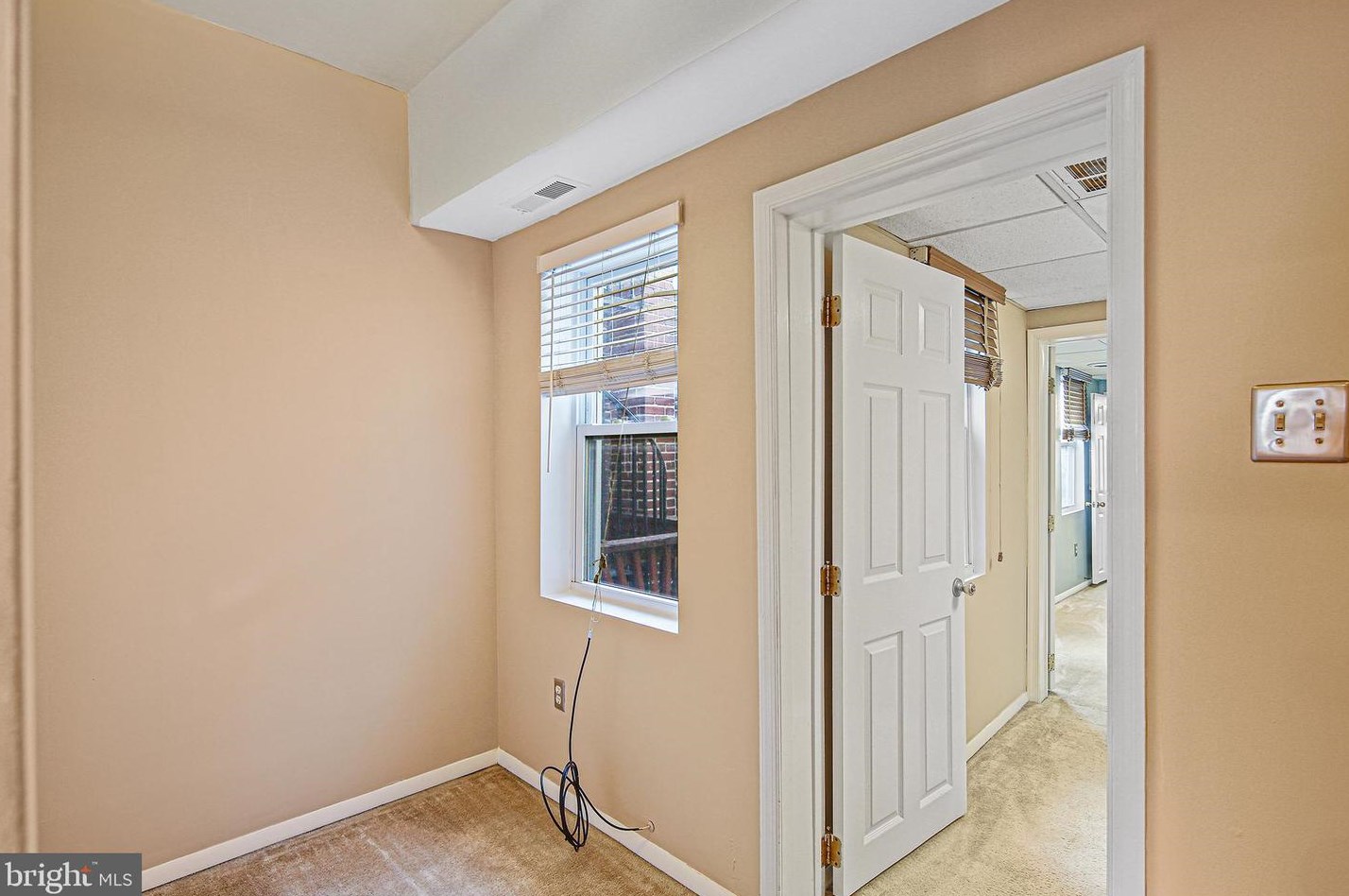 11 Heath St, Baltimore MD  21230-4815 exterior