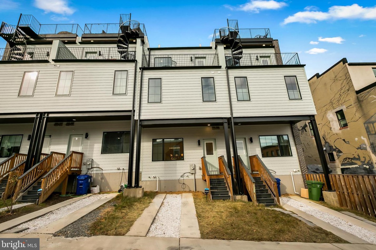 305 Lanvale St, Baltimore MD  21217-3609 exterior
