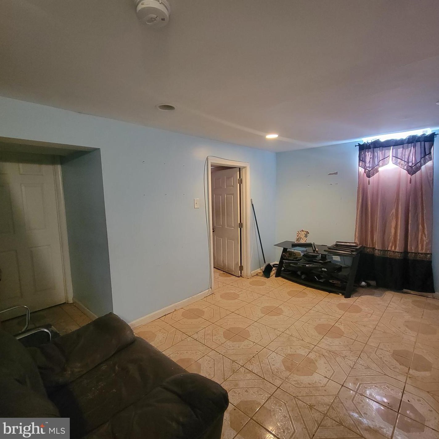 3206 Mary Ave, Baltimore MD 21206-2631 exterior