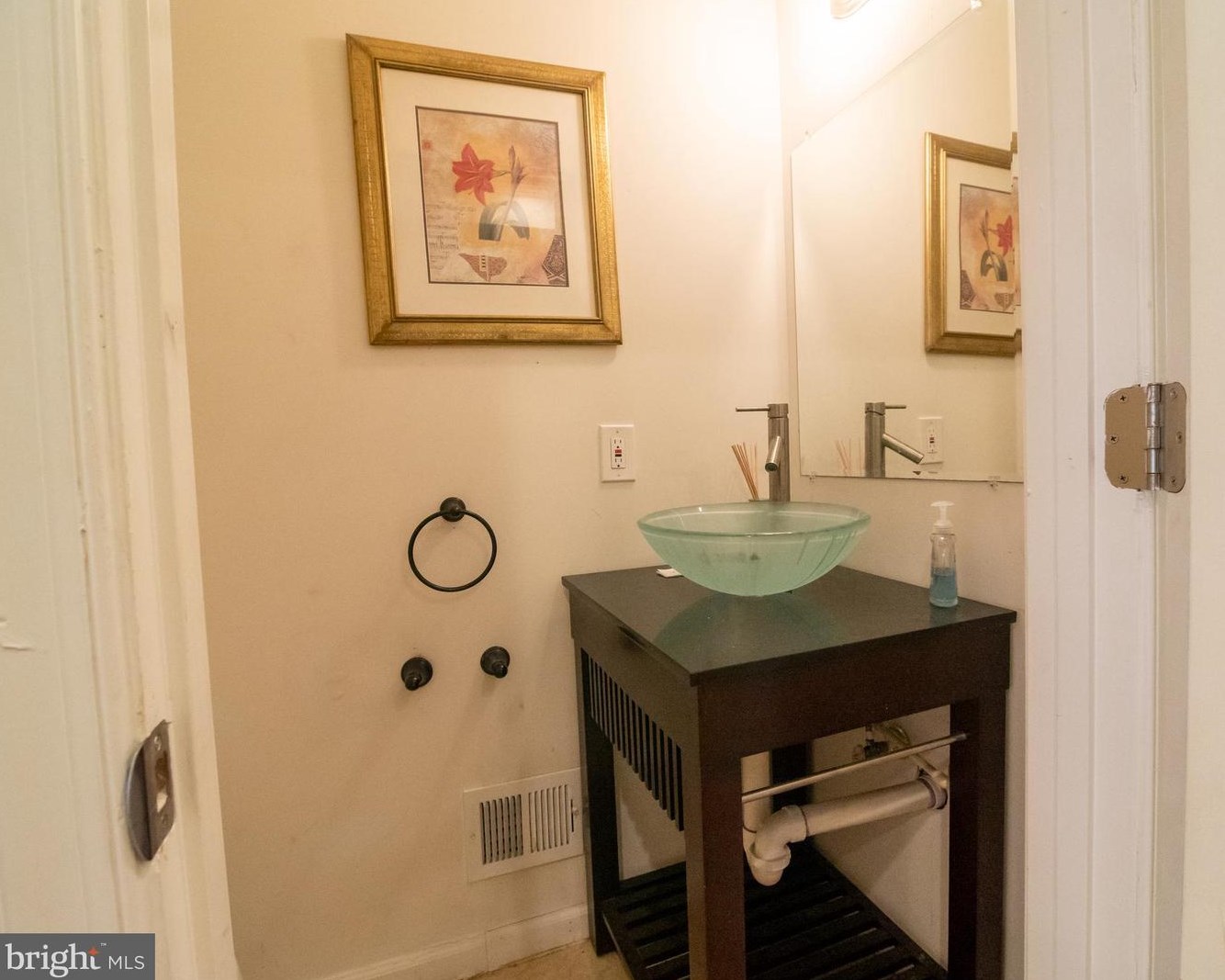 1719 Ruxton Ave, Baltimore MD  21216-3718 exterior
