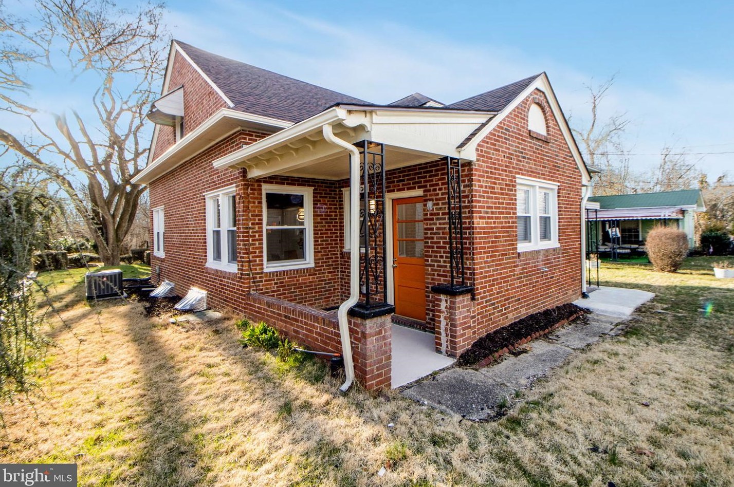 2308 Montebello Ter, Baltimore MD  21214-2434 exterior