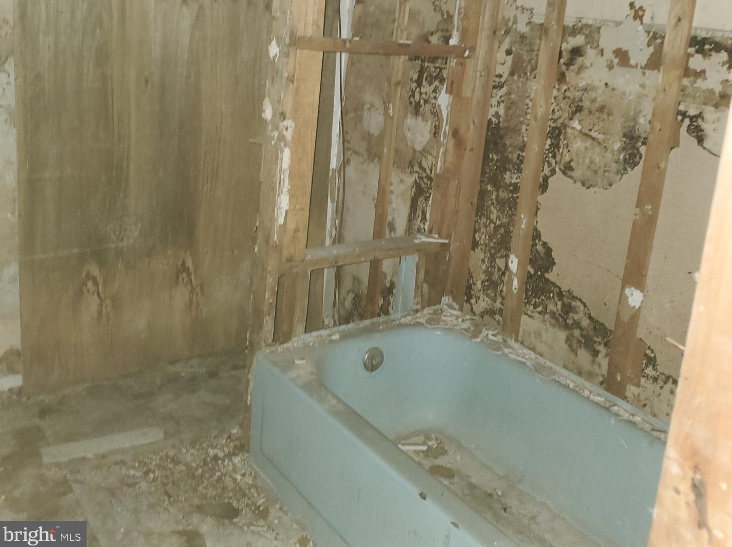 323 Furrow St, Baltimore MD  21223-2850 exterior