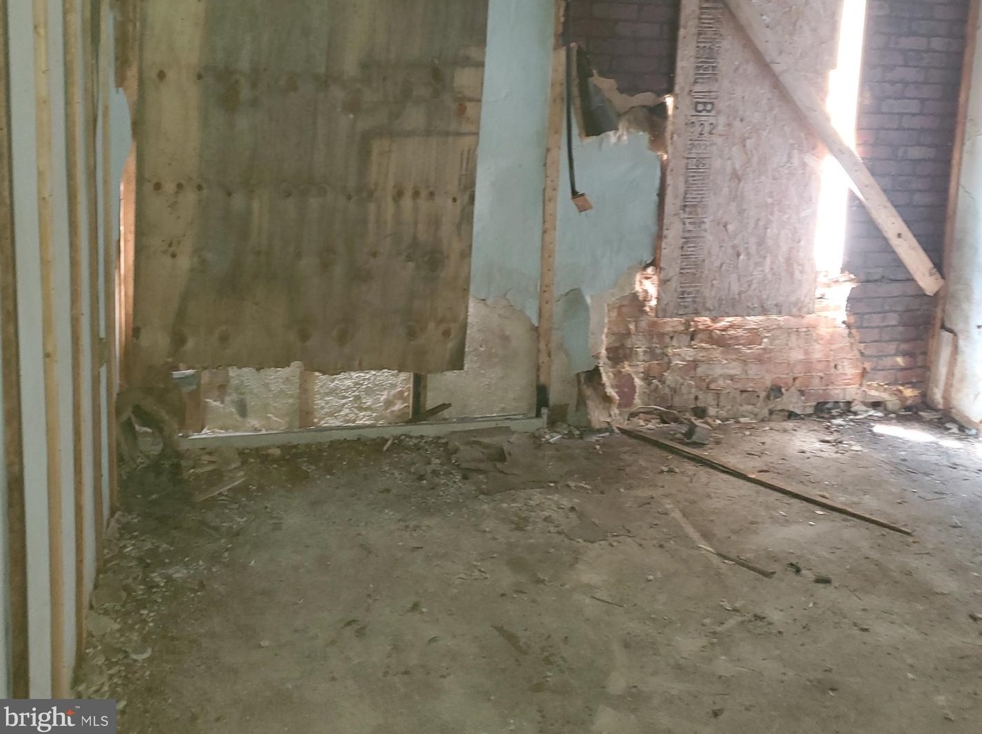 323 Furrow St, Baltimore MD  21223-2850 exterior