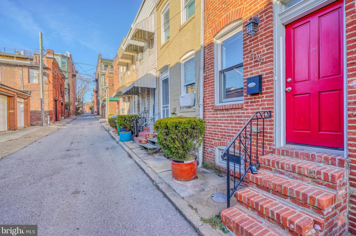 209 Madeira St, Baltimore MD  21231-2623 exterior
