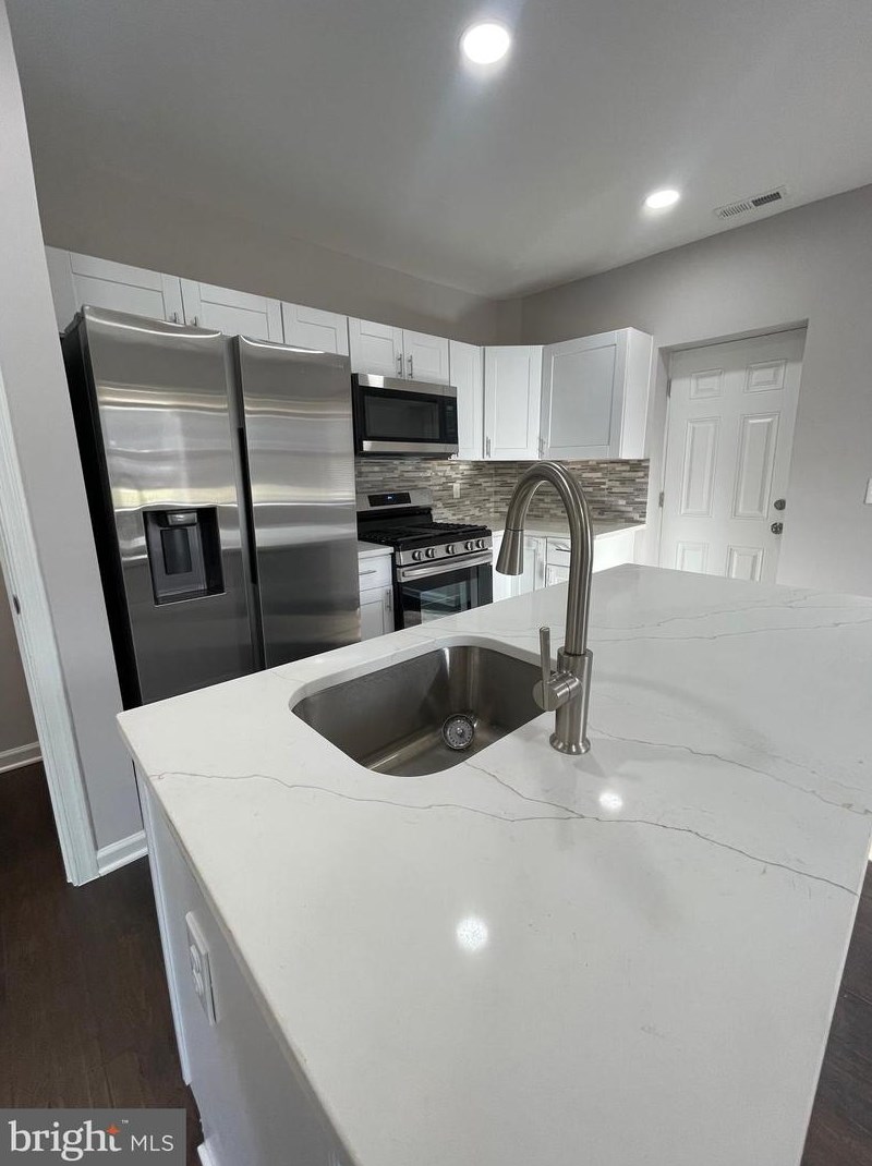 3607 Bay Ave, Baltimore MD  21225-2247 exterior