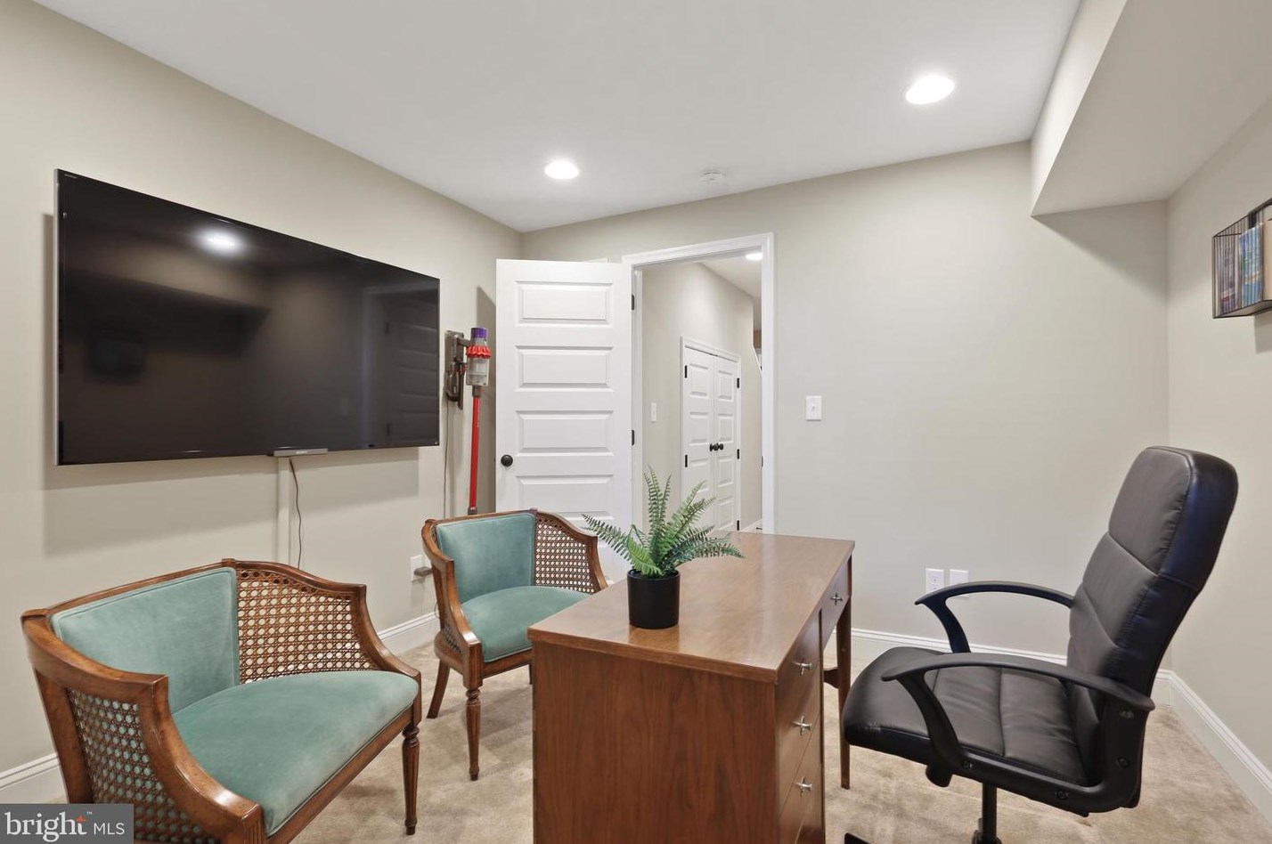 442 Robinson St, Baltimore MD  21224-1327 exterior