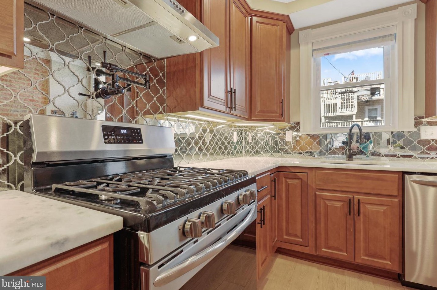 442 Robinson St, Baltimore MD  21224-1327 exterior
