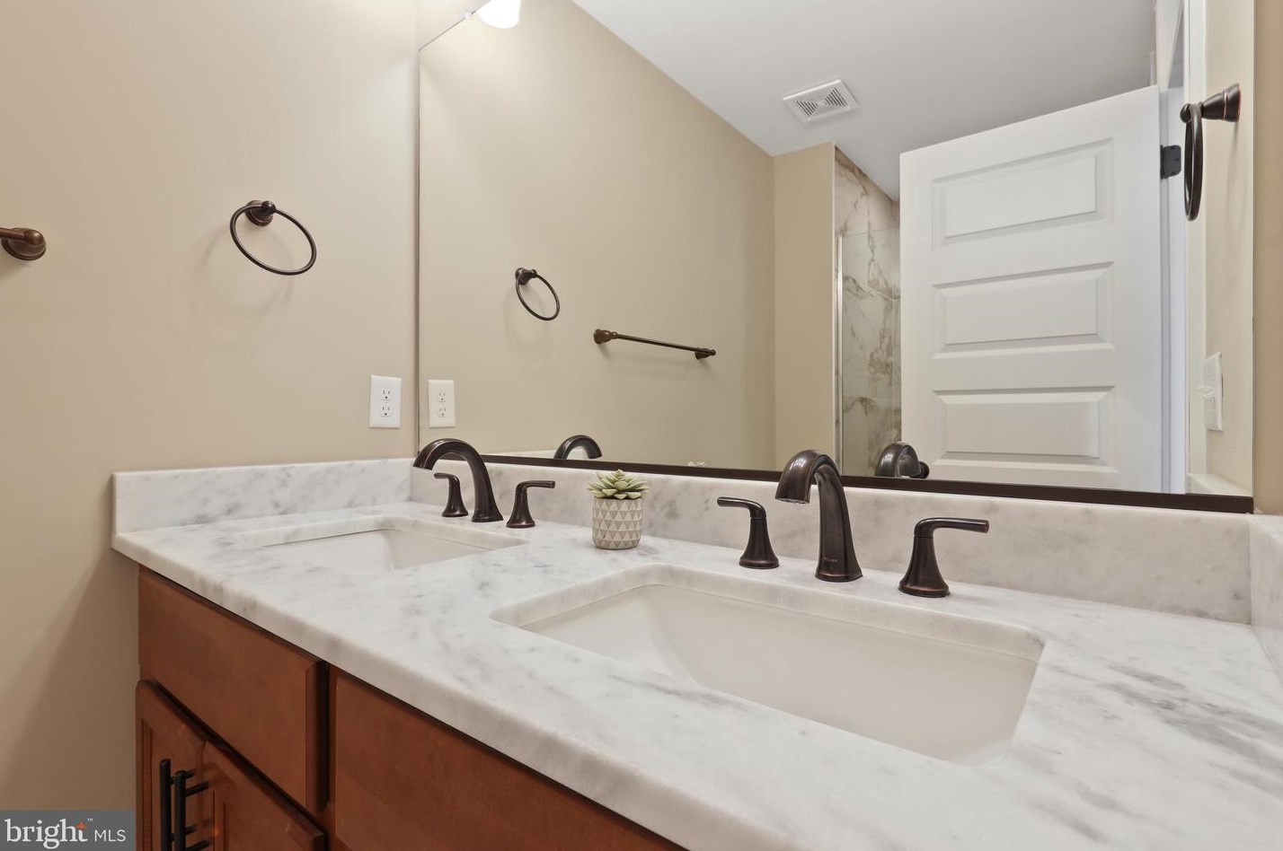 442 Robinson St, Baltimore MD  21224-1327 exterior