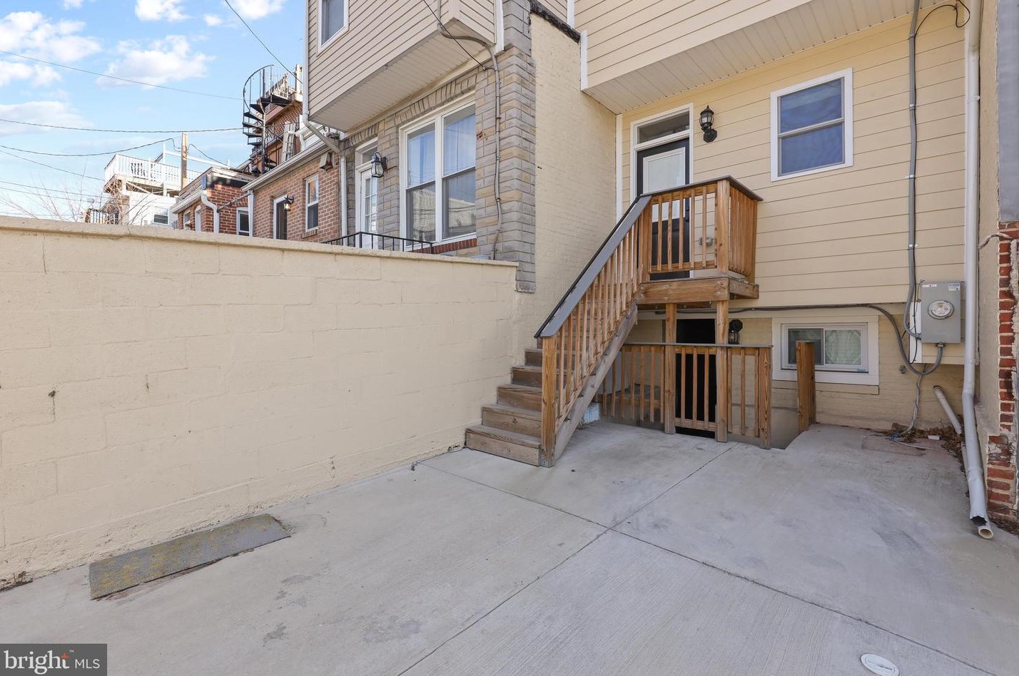 442 Robinson St, Baltimore MD  21224-1327 exterior