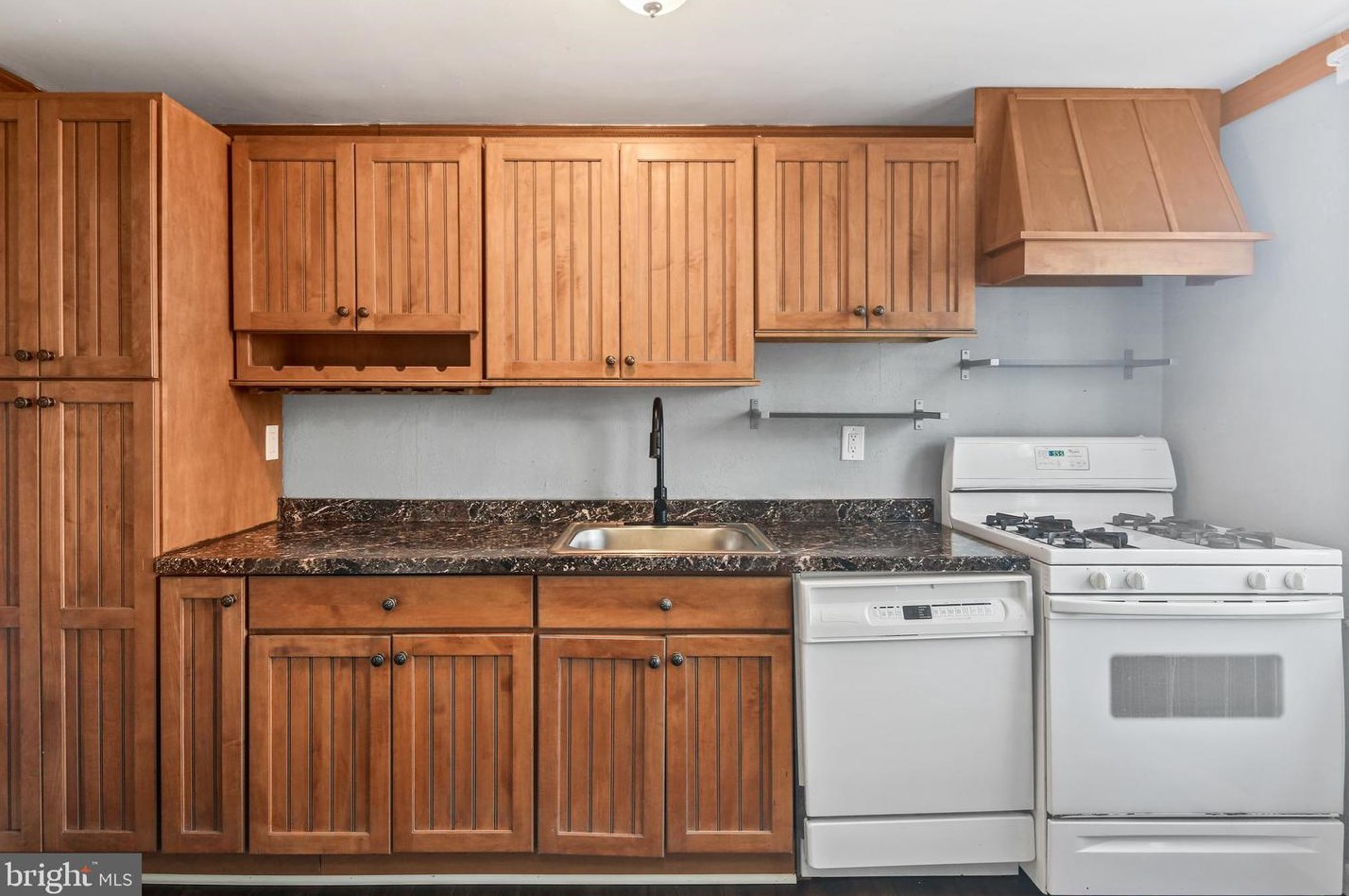 3606 Clarenell Rd, Baltimore MD  21229-5136 exterior