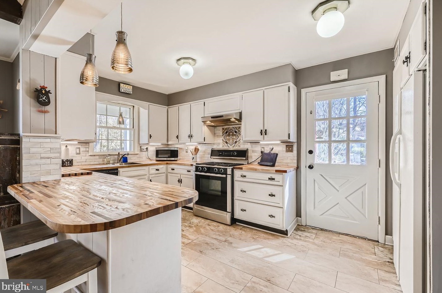 857 Glen Allen Dr, Baltimore MD  21229-1425 exterior