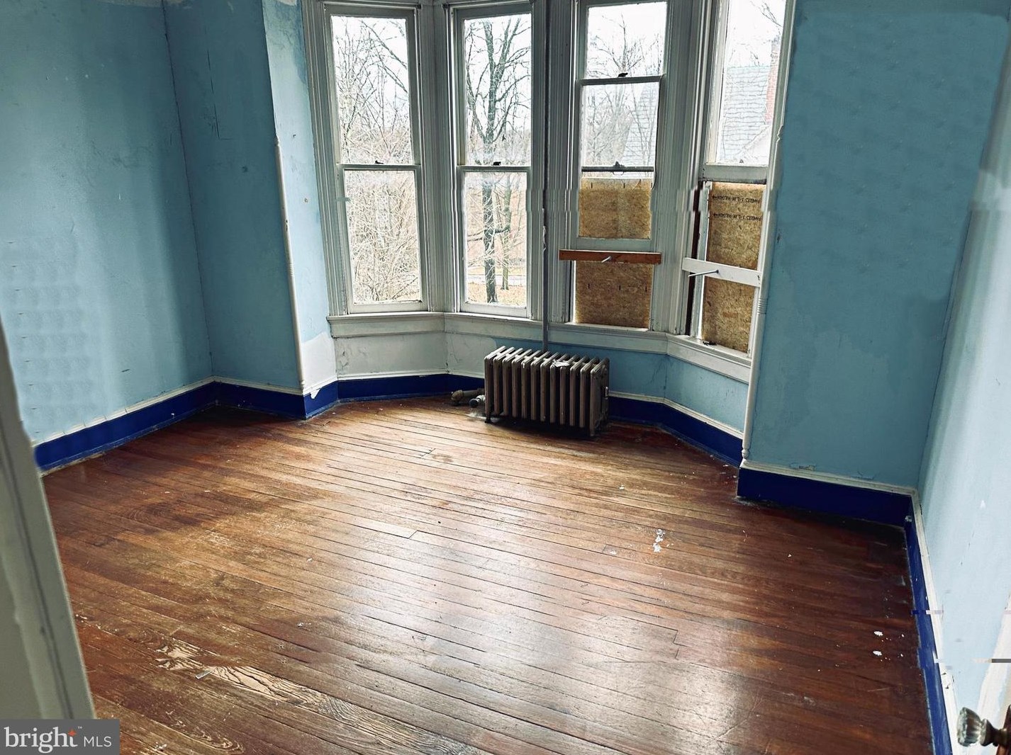 4213 Massachusetts Ave, Baltimore MD  21229-3515 exterior