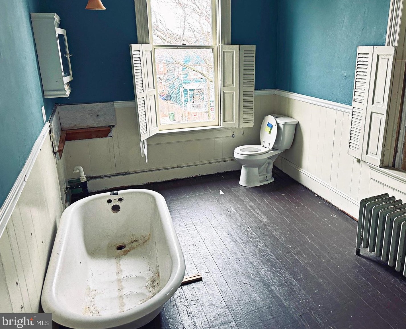 4213 Massachusetts Ave, Baltimore MD  21229-3515 exterior