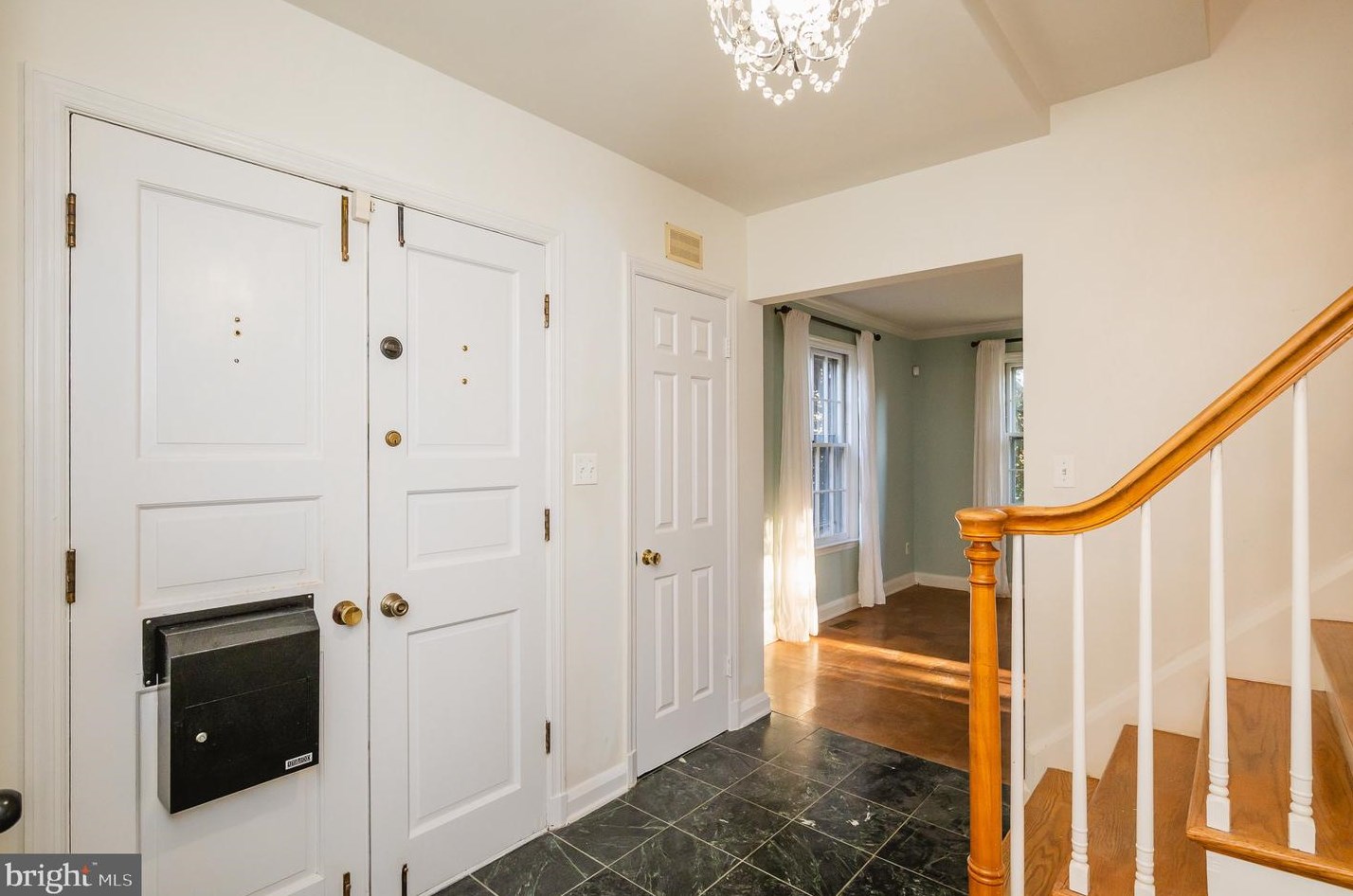 4330 Charles St, Baltimore, MD 21218-1053