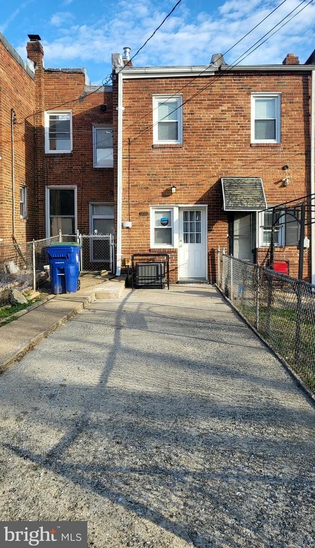 3711 Colborne Rd, Baltimore, MD 21229-2014
