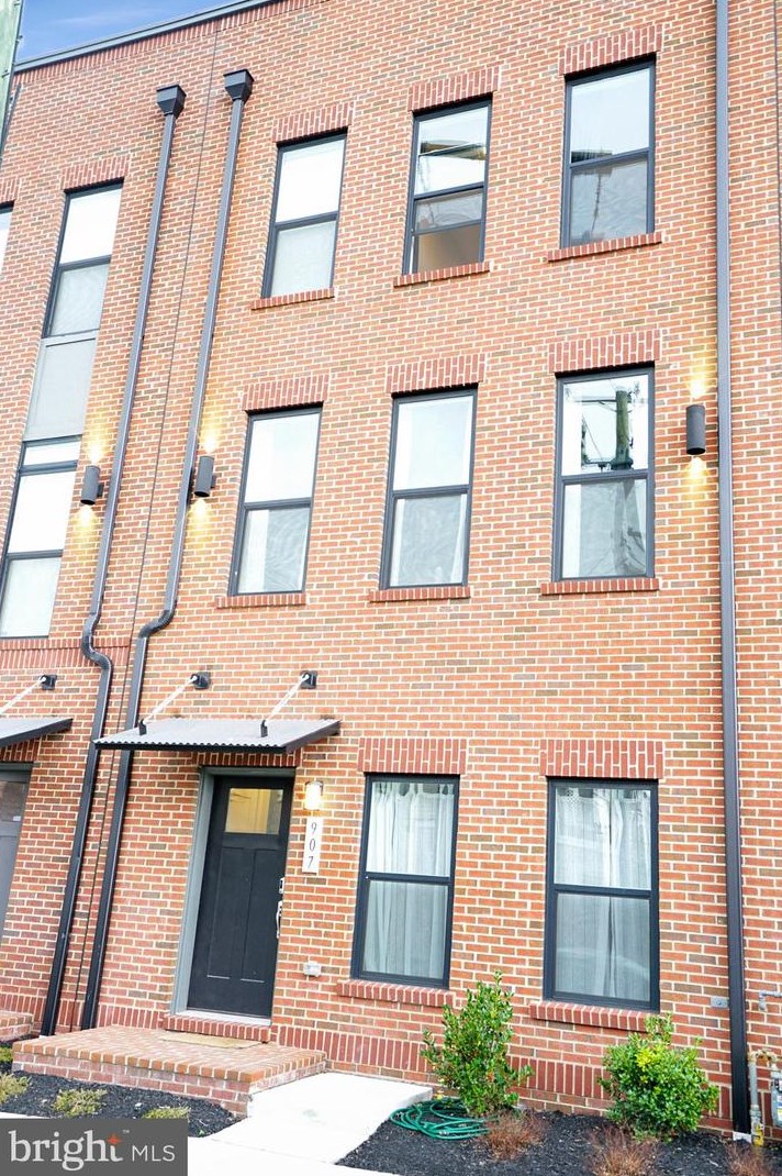 907 Grundy St, Baltimore, MD 21224